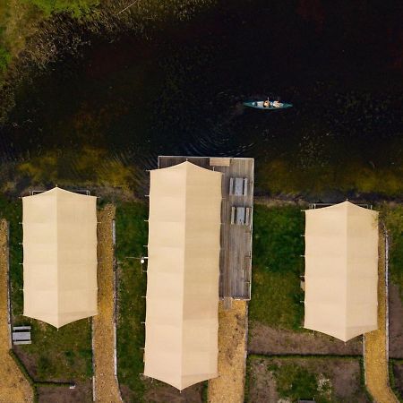 Combined Tents With Kitchen And Bathroom Located Near A Pond Bant Exterior photo