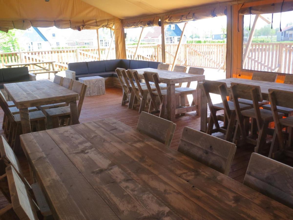 Combined Tents With Kitchen And Bathroom Located Near A Pond Bant Exterior photo